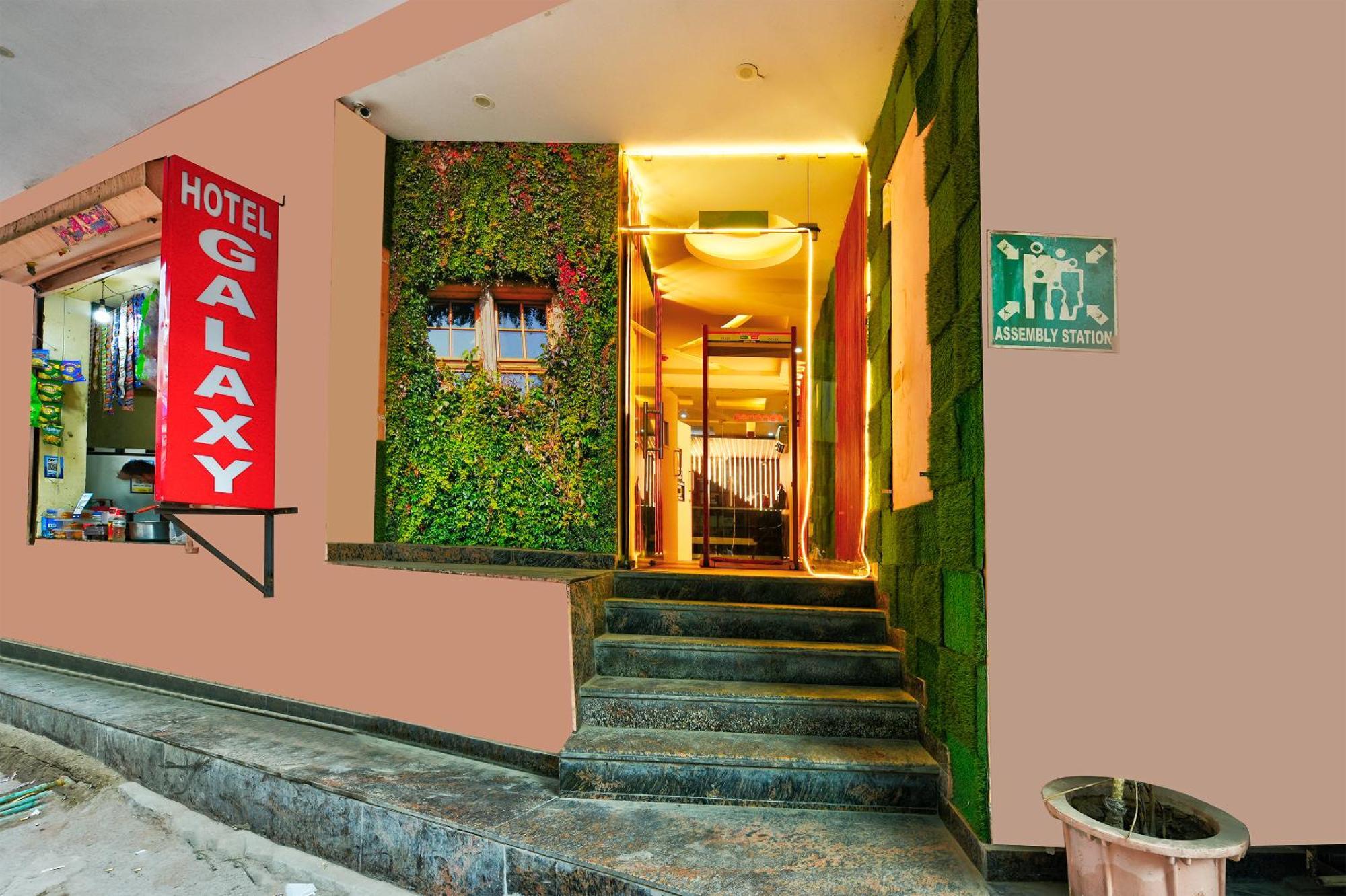 Hotel Galaxy Near Delhi Airport Nova Deli Exterior foto